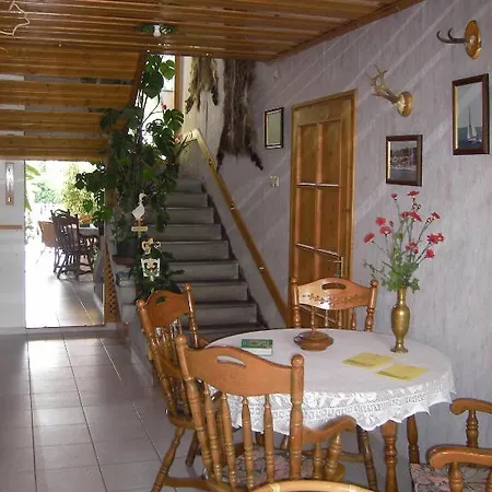 Sarokhaz Pensión 2*